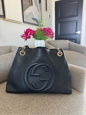 Gucci Black Pebbled Calfskin Medium Soho Chain Shoulder Bag
